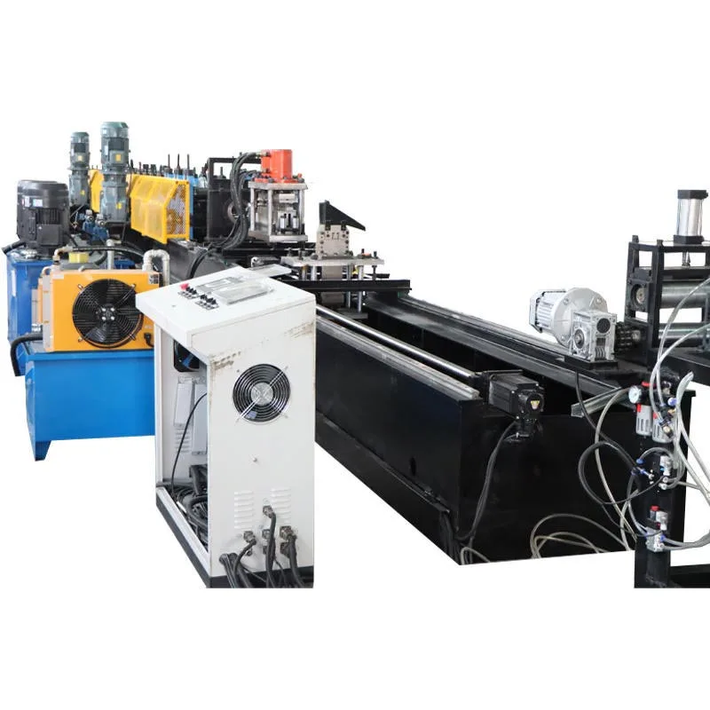 Automatisk rulleformingsmaskin for solenergikanaler